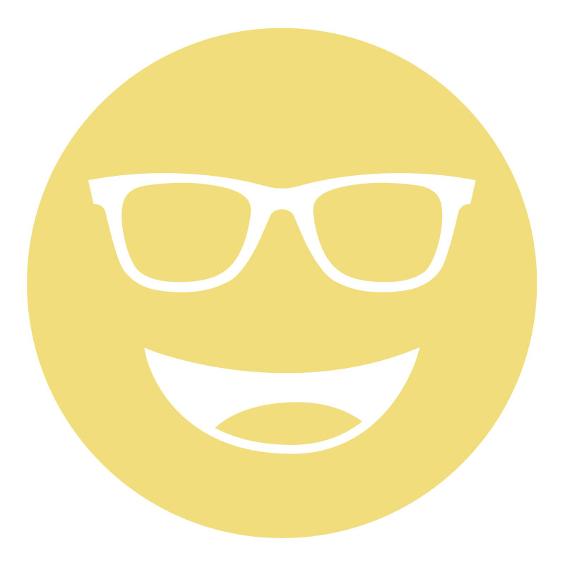 Circular icon with a smiling face wearing glasses in pale yellow, representing the 450 lens tint.