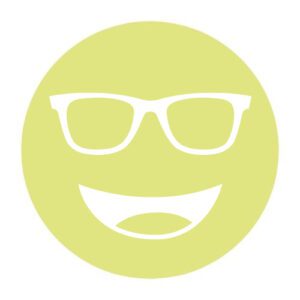 Circular icon with a smiling face wearing glasses in light yellow, representing the Noir #51 lens tint.
