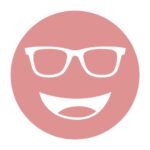 Circular icon with a smiling face wearing glasses in pale pink, representing the Noir #91 lens tint.